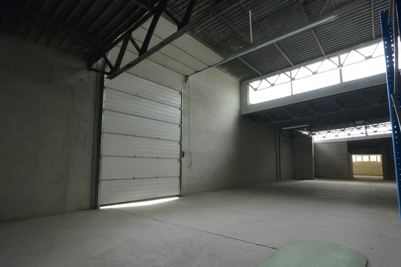 Hala Sprzedaż - świętokrzyskie, ostrowiecki, Ostrowiec Świętokrzyski, Kąty Denkowskie