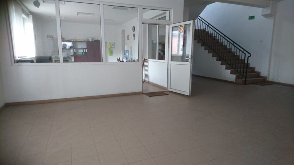 Hala Sprzedaż - świętokrzyskie, ostrowiecki, Ostrowiec Świętokrzyski, Kąty Denkowskie