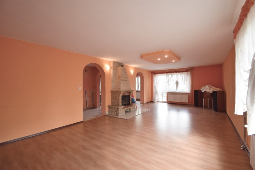 Dom Sprzedaż - świętokrzyskie, Kielce m., Kielce, Białogon