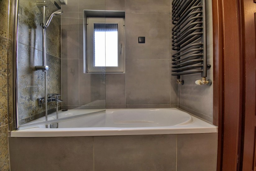 Dom Sprzedaż - świętokrzyskie, Kielce m., Kielce, Ostra Górka