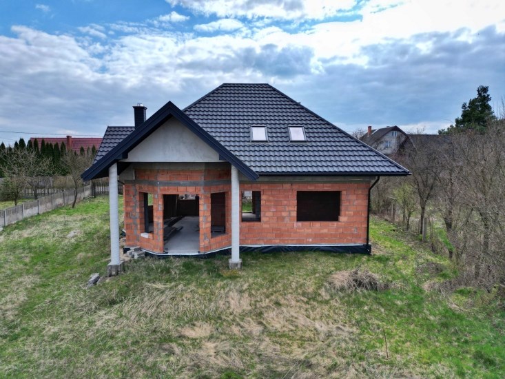 Dom Sprzedaż - świętokrzyskie, kielecki, Daleszyce, Komórki