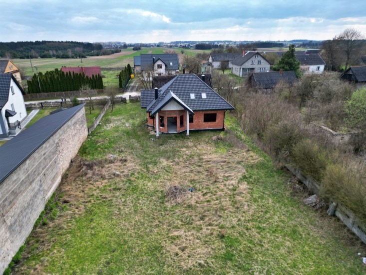 Dom Sprzedaż - świętokrzyskie, kielecki, Daleszyce, Komórki